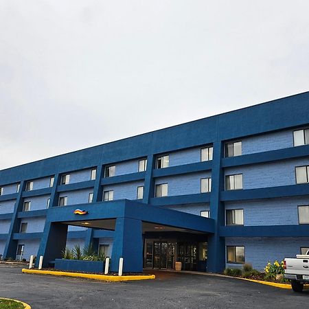 Days Inn By Wyndham دافنبورت المظهر الخارجي الصورة