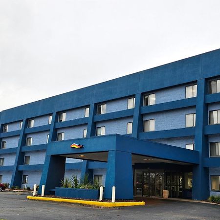 Days Inn By Wyndham دافنبورت المظهر الخارجي الصورة