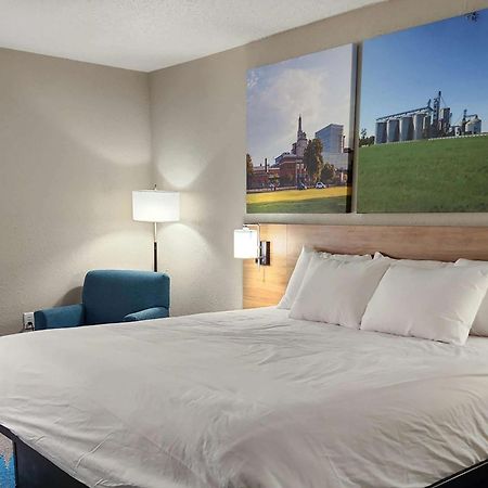 Days Inn By Wyndham دافنبورت المظهر الخارجي الصورة