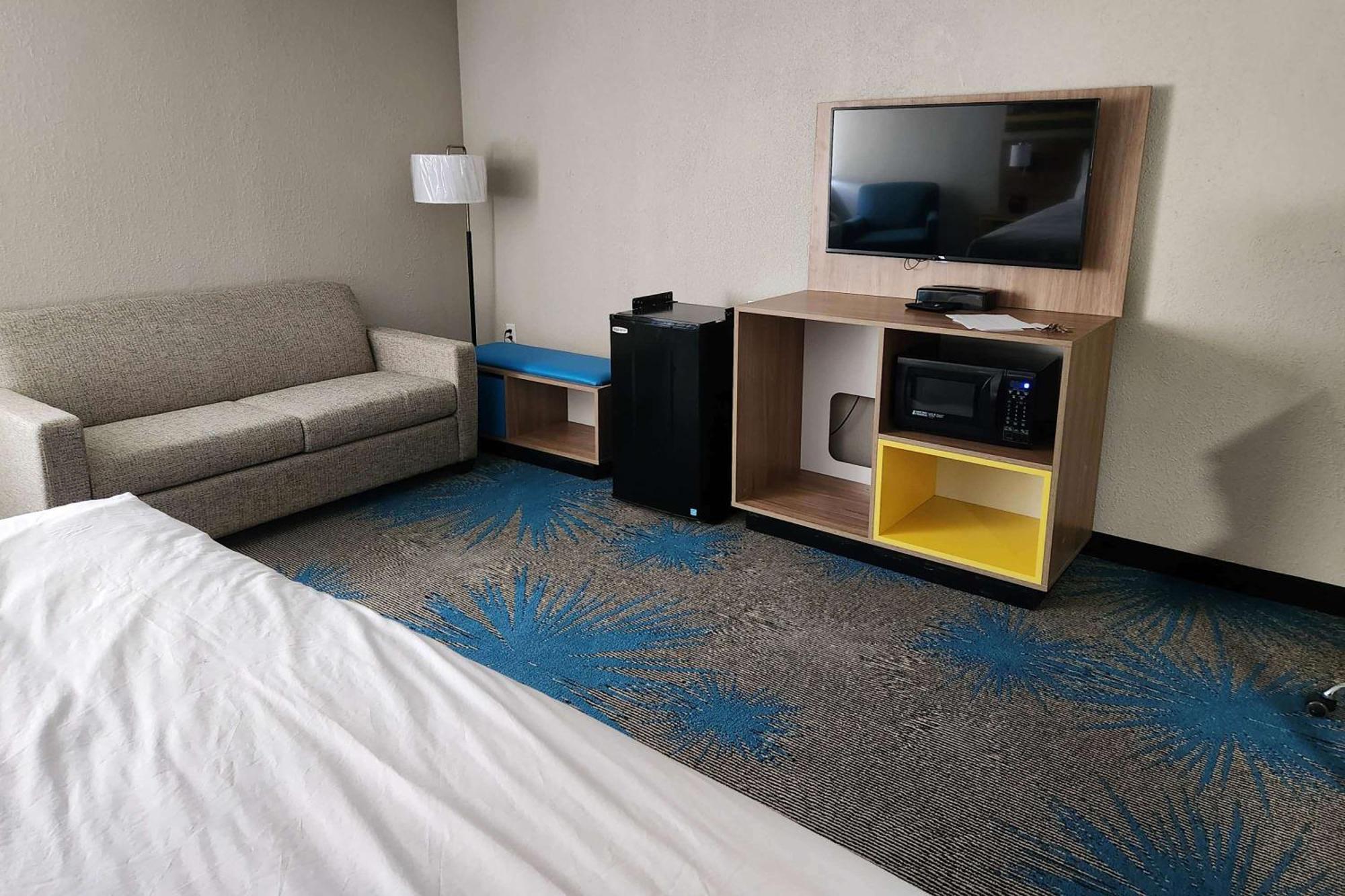 Days Inn By Wyndham دافنبورت المظهر الخارجي الصورة